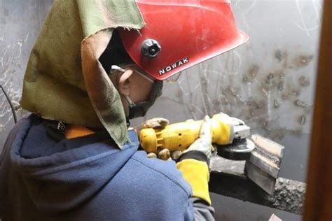 Does A Welder Make Easy Six.